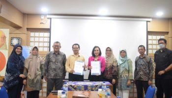 Penandatanganan MOU FBS UNAS dengan Indonesian International Education Foundation (IIEF) di bidang Tes Kebahasaan, TOEFL ITP.