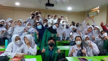 Prodi Sastra Inggris Implementasikan Mata Kuliah Teaching English for Specific Purposes Dengan Mengajar di Sekolah