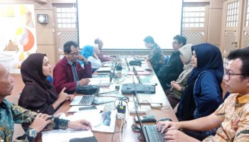 Fakultas Bahasa dan Sastra Gelar Rapat Persiapan Proposal dan Cek Data Akreditasi