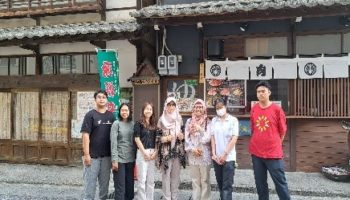 HARI KEDUA KUNJUNGAN DOSEN FBS UNAS KE JEPANG: TINJAU PROGRAM INTERNSHIP MAHASISWA DI HOTEL OGAWAYA, GERO ONSEN