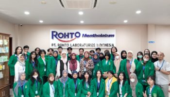 Mahasiswa Sastra Jepang UNAS Kunjungi Pabrik Rohto Bandung dalam Rangka Kegiatan Koujou Kengaku