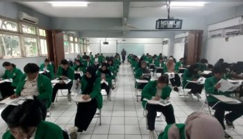 Prodi Sastra Inggris FBS UNAS Gelar Tes TOEIC bagi Mahasiswa Semester Akhir