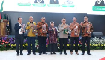 Dosen FBS UNAS, Iskandarsyah, S.S., M.Hum., Ph.D., Jadi Moderator Seminar Nasional “Nikmati Hidup Tanpa Pinjaman” Kolaborasi UNAS dan Divisi Humas Polri