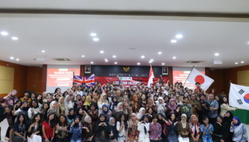 Fakultas Bahasa dan Sastra UNAS Gelar Pelepasan Lulusan Periode Genap 2024/2025 dengan Jumlah Mahasiswa 130 lulusan.