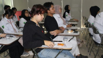 HIMABAKOR dan Program Studi Bahasa Korea UNAS Gelar Kegiatan Donor Darah “DOSIRAK: The Incredible – Give Blood, Save Lives”