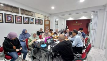 Sinergi Peningkatan Mutu: FBS UNAS Gelar Rapat Tinjauan Manajemen dan Pengisian Monev Prodi