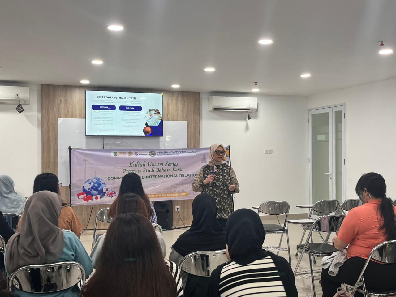 Kuliah Umum Series Prodi Bahasa Korea FBS UNAS: Penguatan Perspektif Global Mahasiswa melalui “Community and International Relation”